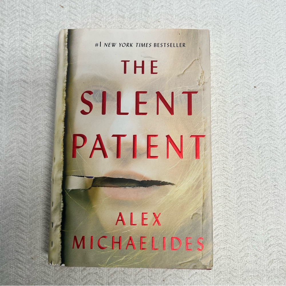 the silent patient by alex michaelides / hardcover mystery book